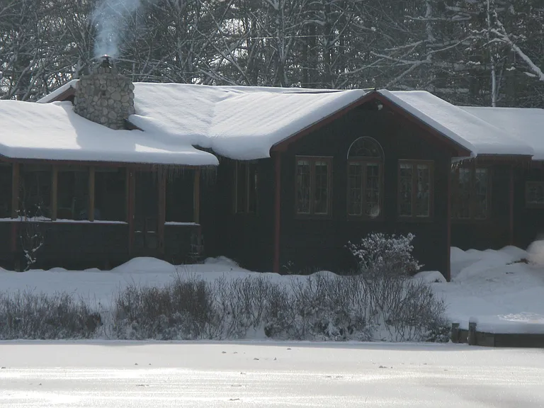 86 Worcester Rd — Photo 2