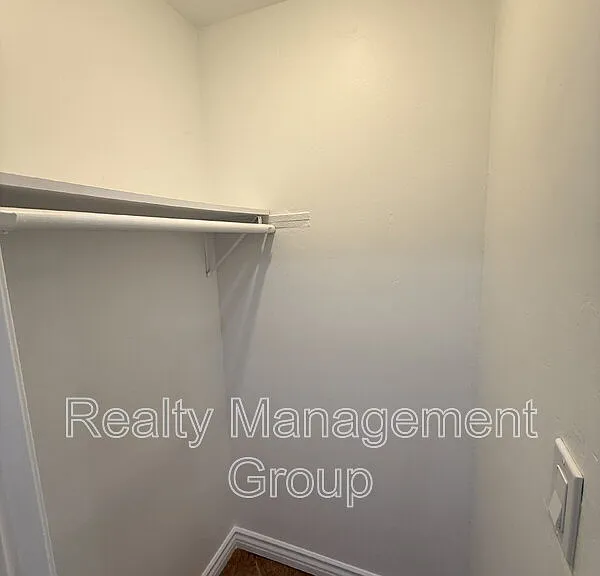98 E Palomar St — Photo 16