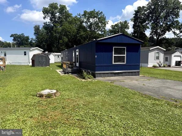 5 1st St, York, PA 17406