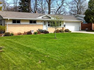 5964 N Sidney Pl, Glendale, WI 53209
