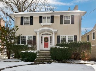 1380 Asbury Ave, Winnetka, IL 60093