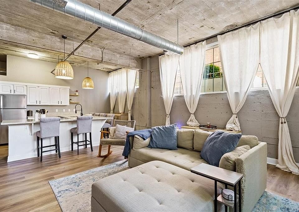 1st image of 321 W 7th St APT 103