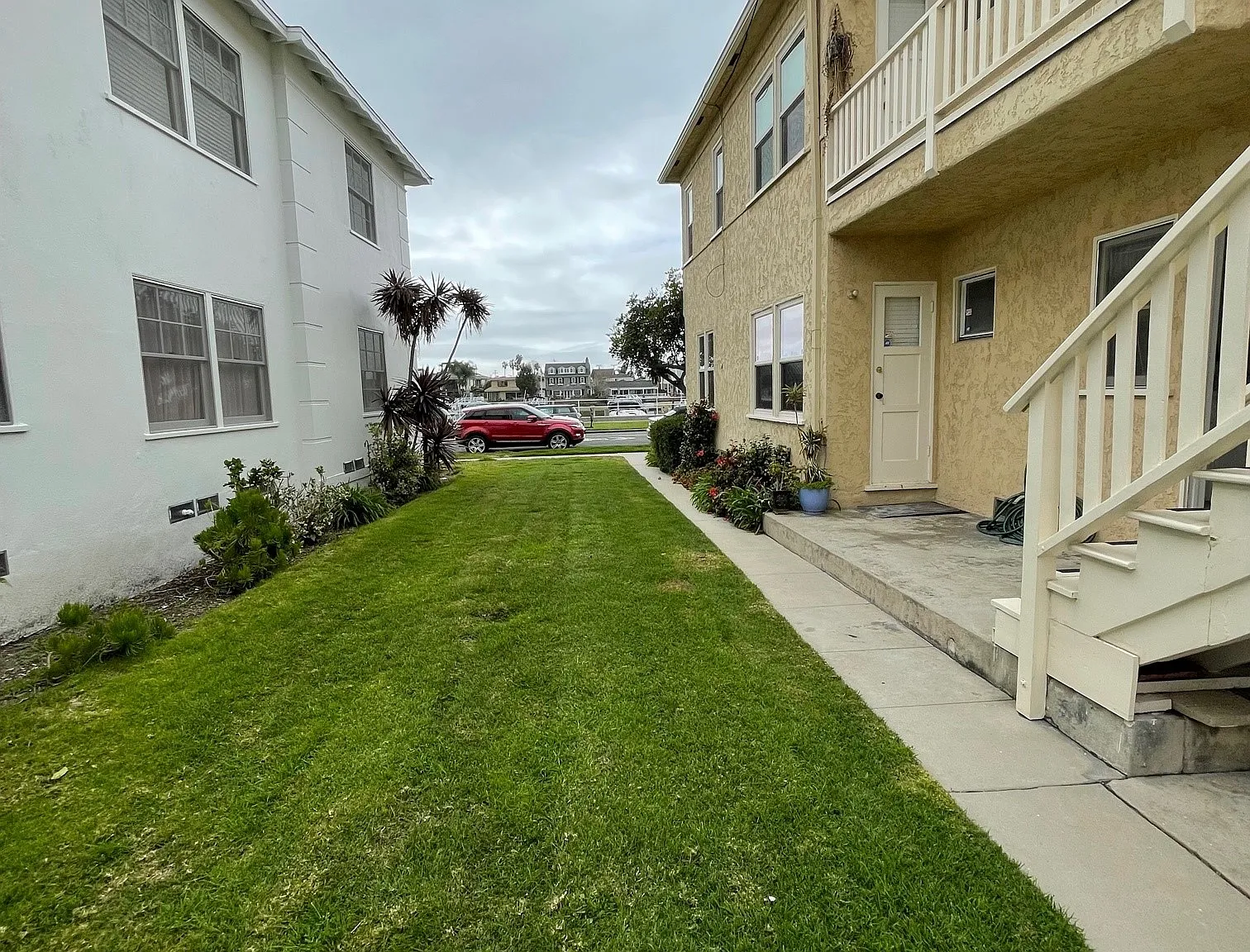 Studio, 450 sqft, $2,300 — Photo 3