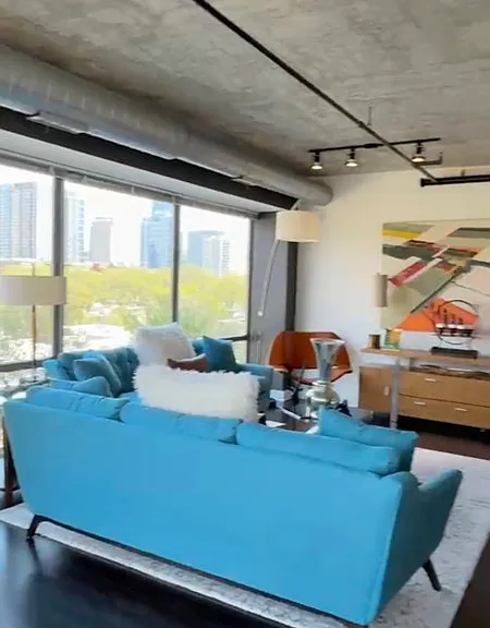 741 S Clark St #1010 — Photo 1