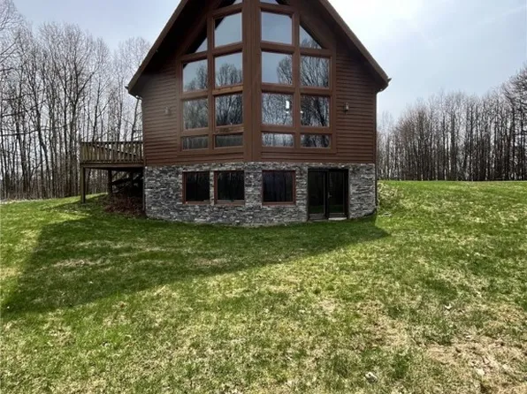 228 Camelot Rd, Portersville, PA 16051