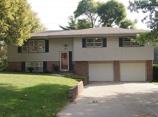 813 Grey Fawn Dr, Omaha, NE 68154