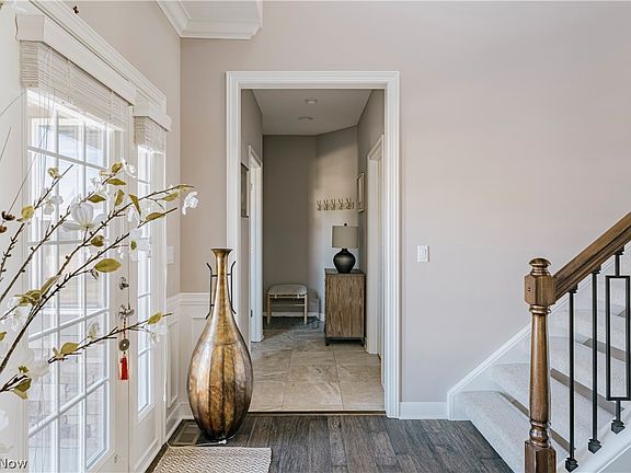 3rd image of 3900 Matisse Cir