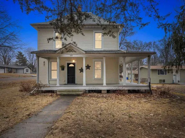 325 N 4th St, West Branch, IA 52358