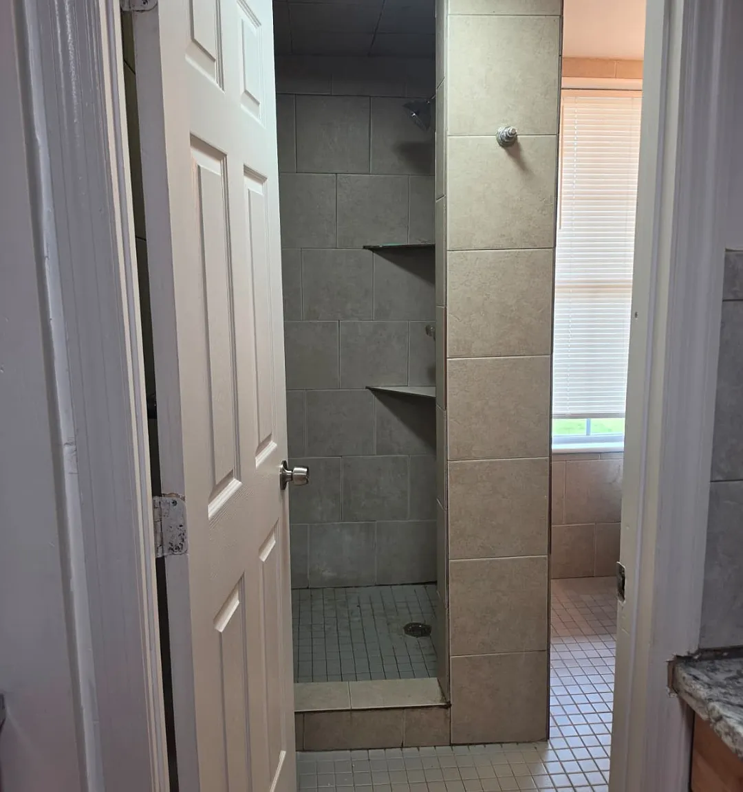 2 bed, 800 sqft, $1,300 — Photo 2