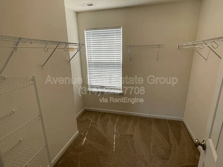 5533 Emerald Place Dr — Photo 16
