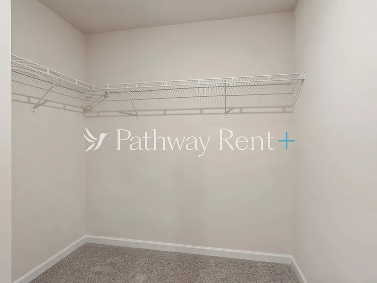 608 Mackenzie Cv — Photo 13
