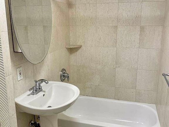 3rd image of 240 W 73rd St APT 318