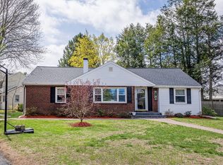 4 Westview Dr, Norwood, MA 02062
