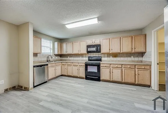 1525 Jasper Dr — Photo 17