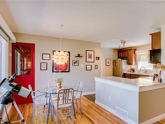 Totally Updated Eat In Kitchen