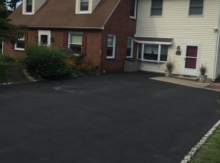 201 Barnsley Ave, Huntingdon Valley, PA 19006