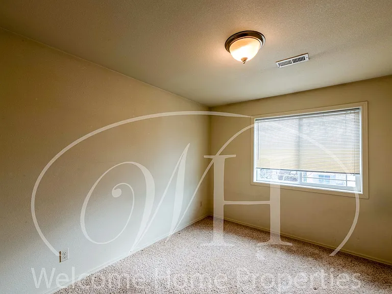 132 E Birch St — Photo 9