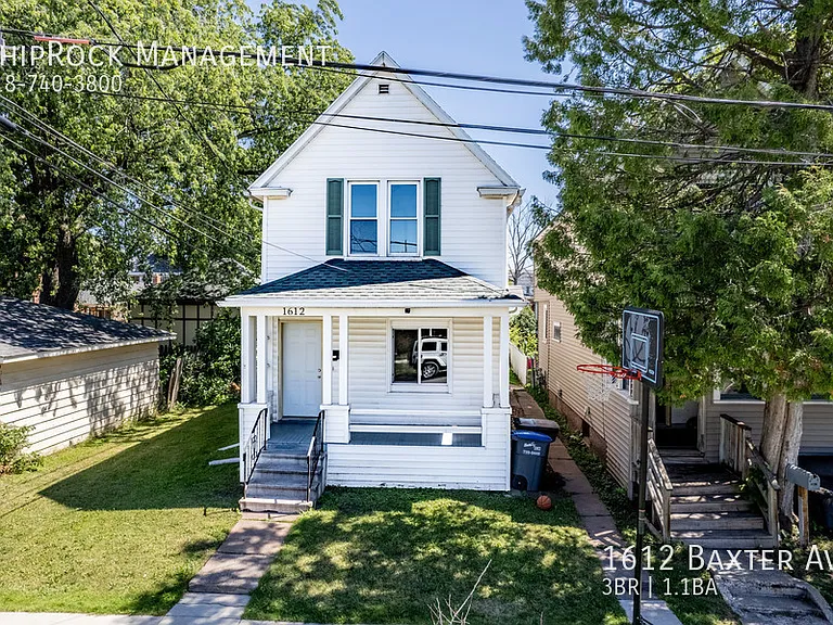 1612 Baxter Ave — Photo 1