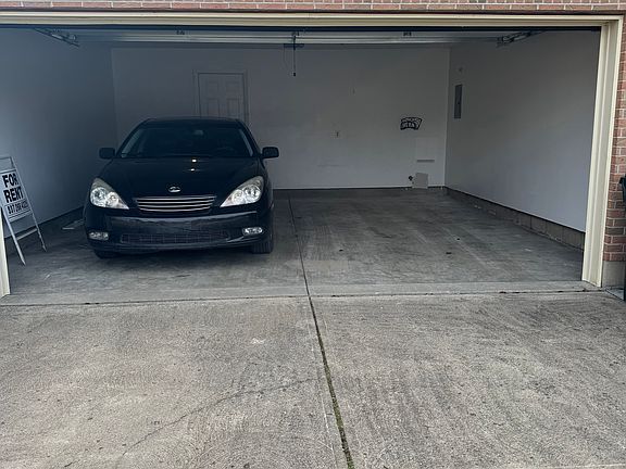 3rd image of 440 Beaumont Ct #442