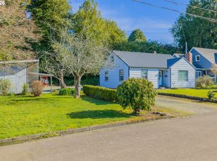 227 Border St, Myrtle Point, OR 97458