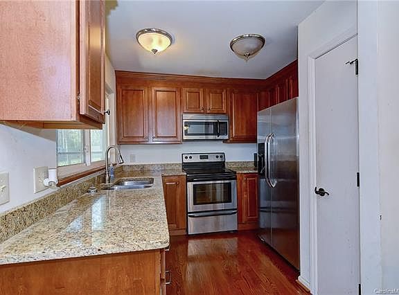 2nd image of 11113 Sundown Ln