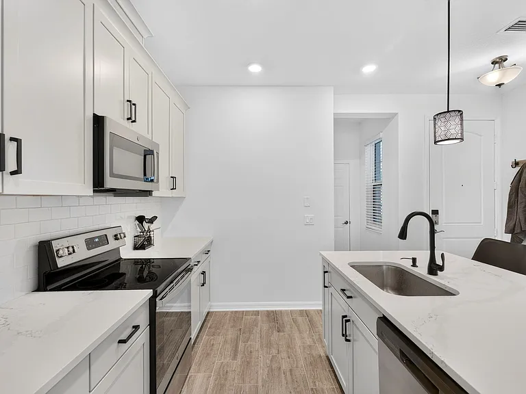 4064 Via Sienna Cir — Photo 11