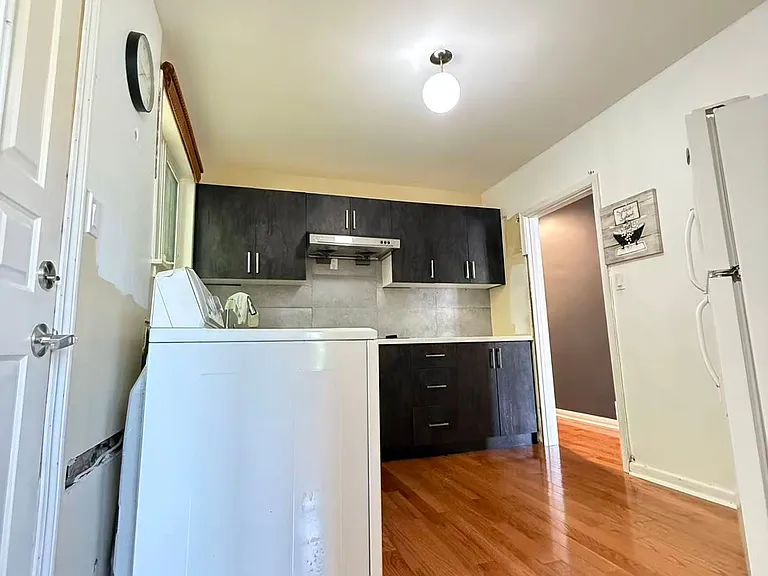 256 Patricia Ave #MAIN — Photo 3