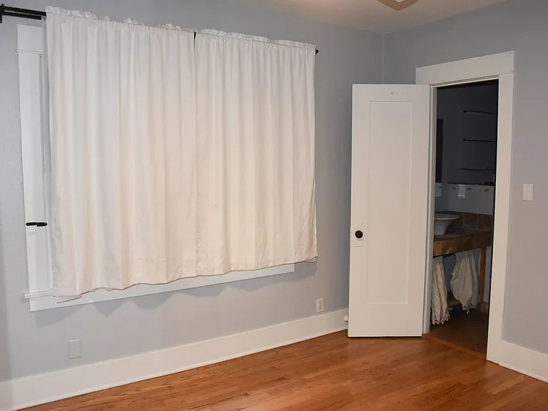 166 N Cambridge St — Photo 5