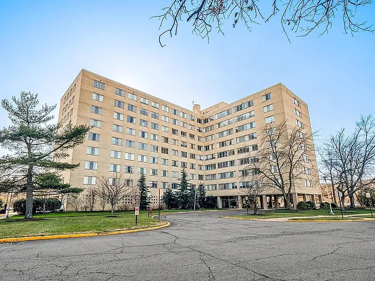 6621 Wakefield Dr #402 — Photo 1