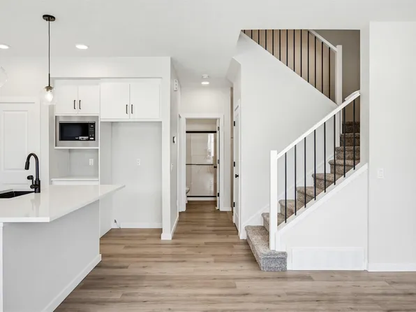 17351 3rd St NE, Edmonton, AB T5Y 2Z5