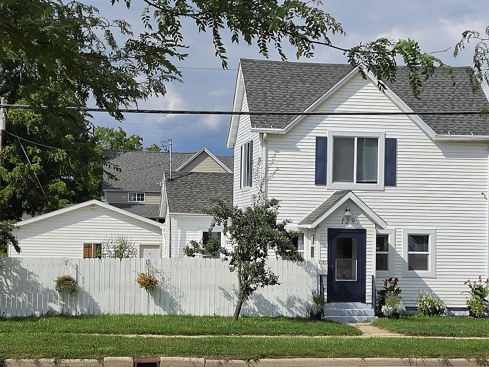 129 W Scott St