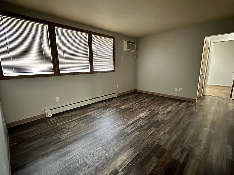 Eastview Apartments — Photo 14