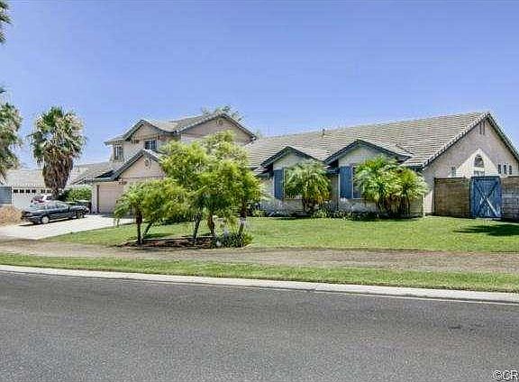 3rd image of 2491 Stetson Dr