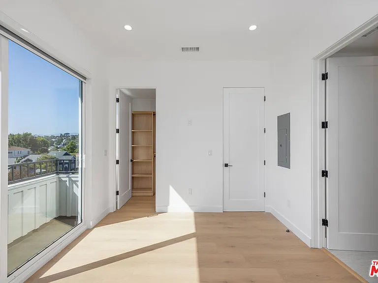 1334 Mohawk St — Photo 14