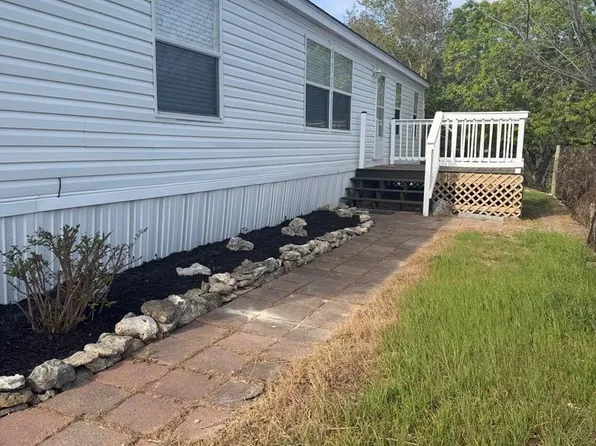 245 Codrington Dr, Kerrville, TX 78028