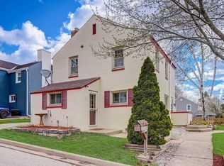 5502 Acorn Ct, Greendale, WI 53129