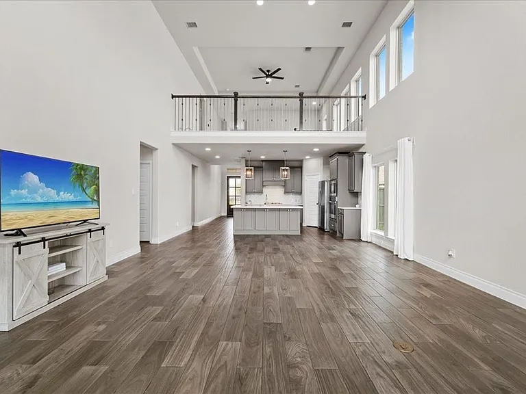 23322 Andorra Falls Trce — Photo 4