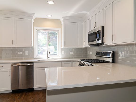 2nd image of 733 Whitesail Dr