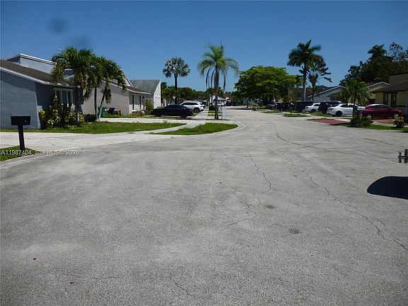 4th image of 19372 SW 119th Ct