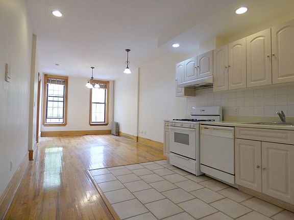 3rd image of 334 6th Ave #22