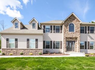 2 Gleneagles Ct, Monroe, NY 10950