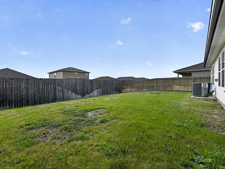 326 Richland Dr — Photo 30