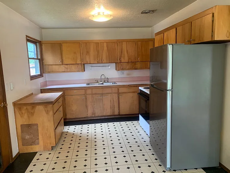 4135 SE Tibbetts St — Photo 4