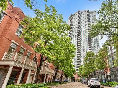 501 N Clinton St APT 1804, Chicago, IL, 60654