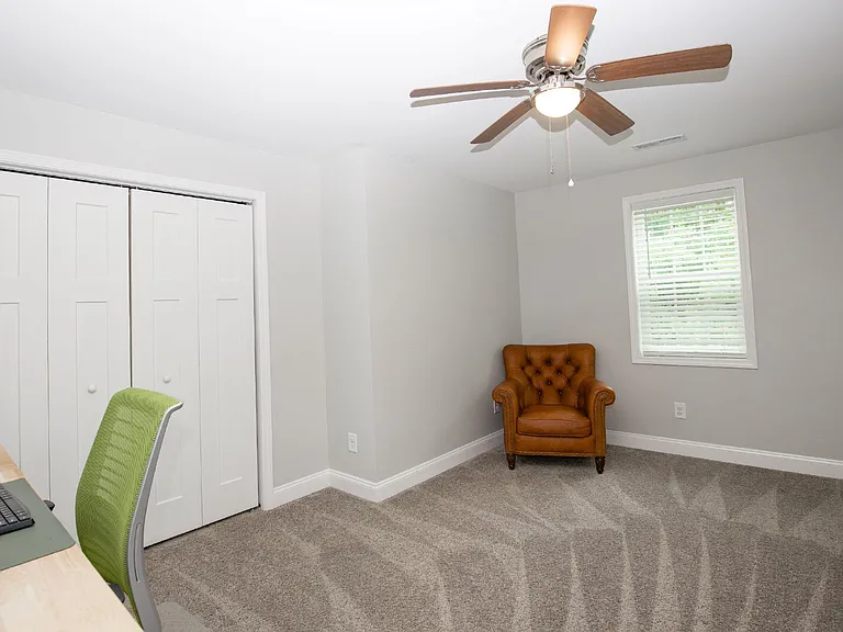 704 Pinecrest St — Photo 23