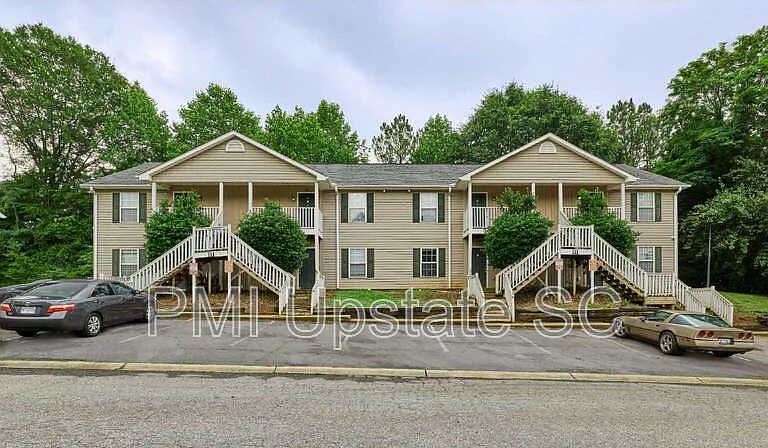 111 Charlestowne Way #B — Photo 1