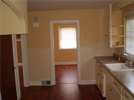 4th image of 50 Greenwood Ave