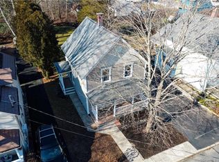 9 Clement St, Waterford, CT 06385