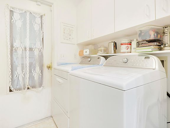 2nd image of 2840 SE Eagle Drive