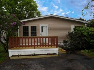 25 Lear Dr, Coventry, RI 02816